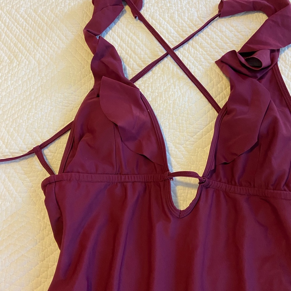 Cupshe Ruffle Bathing Suit - Picture 3 of 8